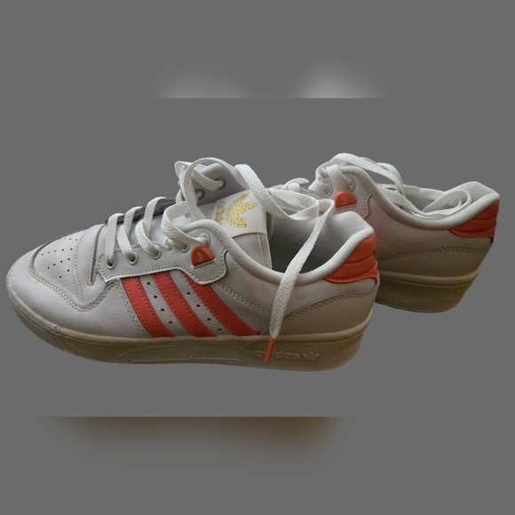 Adidas White and Pink Athletic Shoes Size 9 - Picture 4 of 5